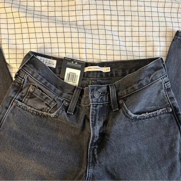 NWT Levi’s Middy Straight - Picture 4 of 4